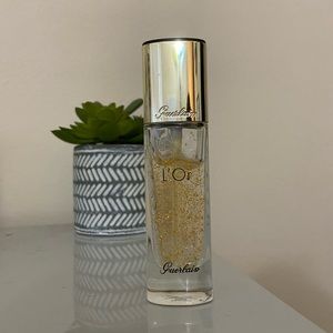 GUERLAIN make-up base with pure gold